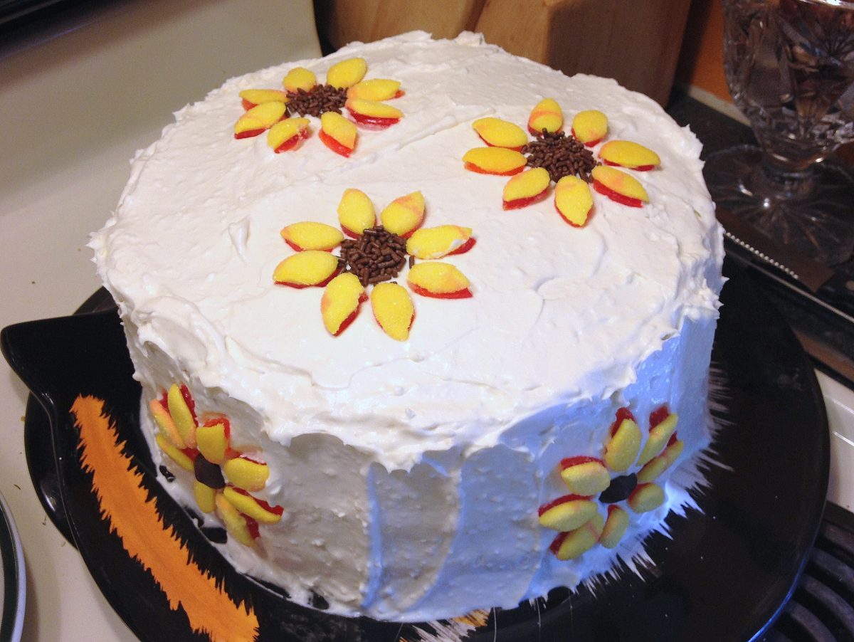 Easy sunflower cake decorations