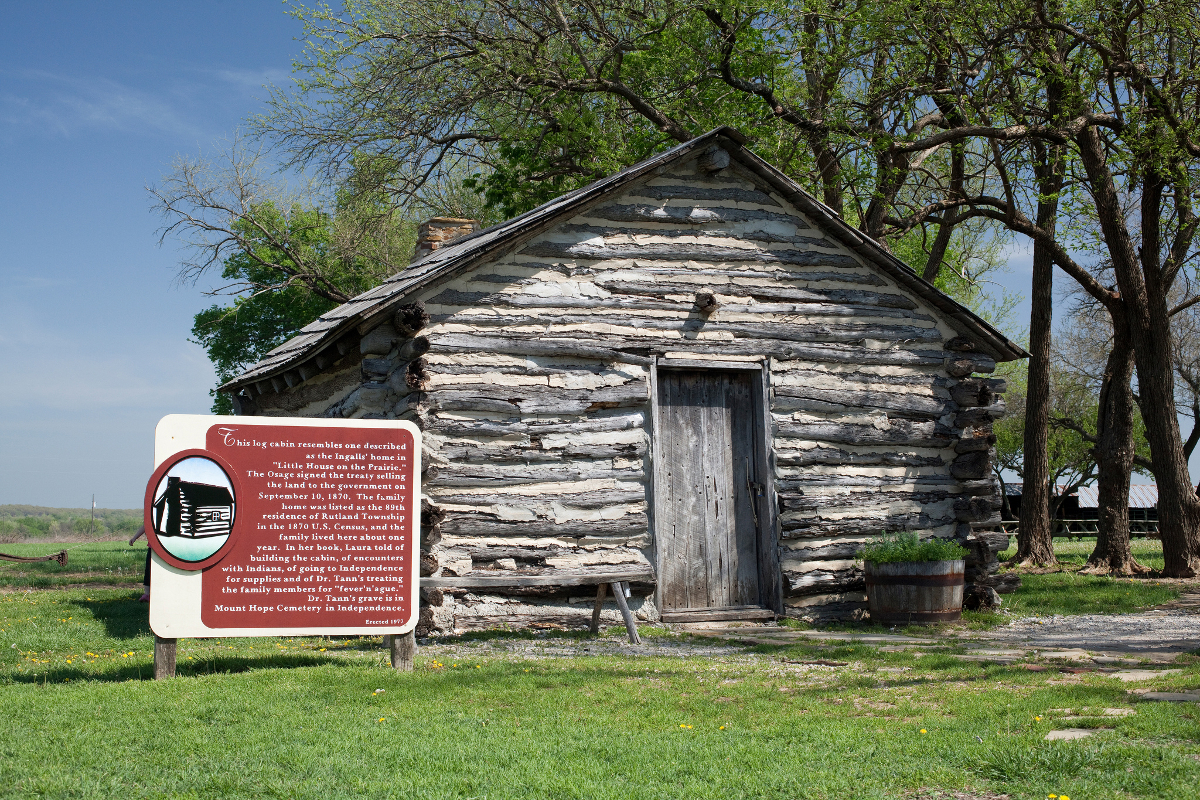 A replica of the cabin described by Wilder in Little House On The Prairie > Laura Ingalls Wilder: American Writer on the Prairie review