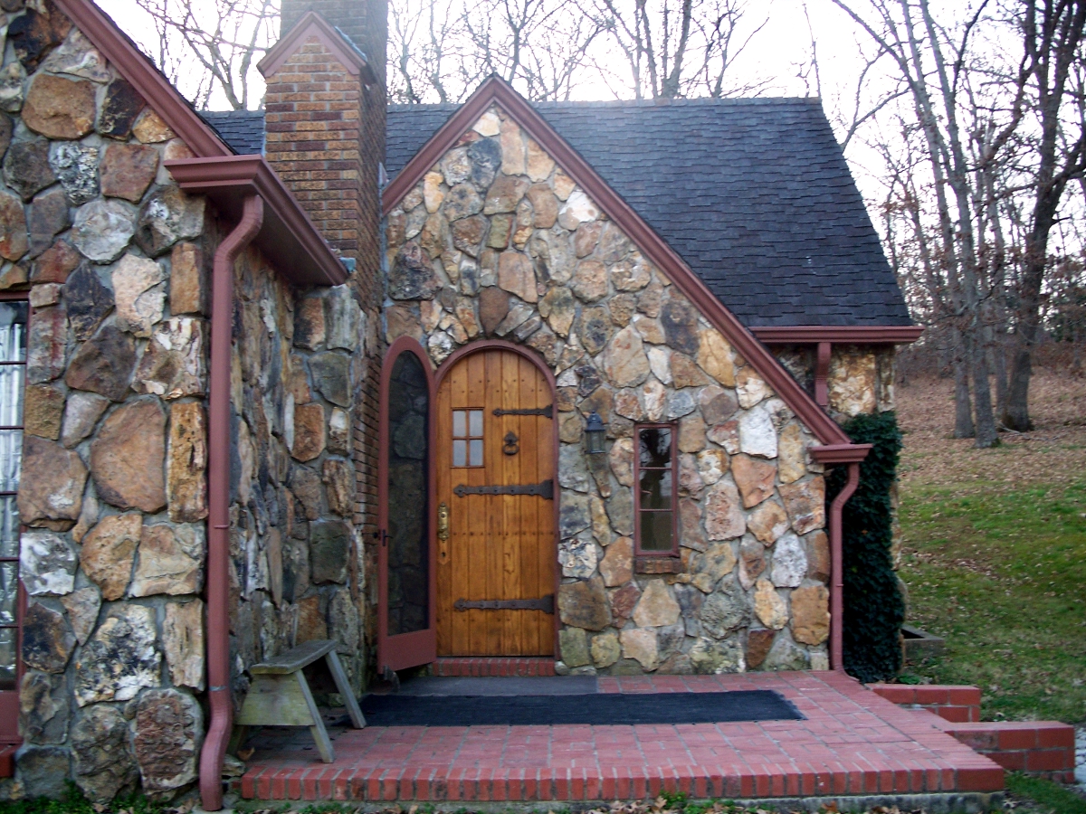 Wilder's "Rock House" in the Ozarks > Laura Ingalls Wilder: American Writer on the Prairie review