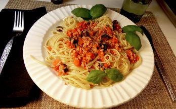 vegan pasta puttanesca recipe Joy Makin Mamas